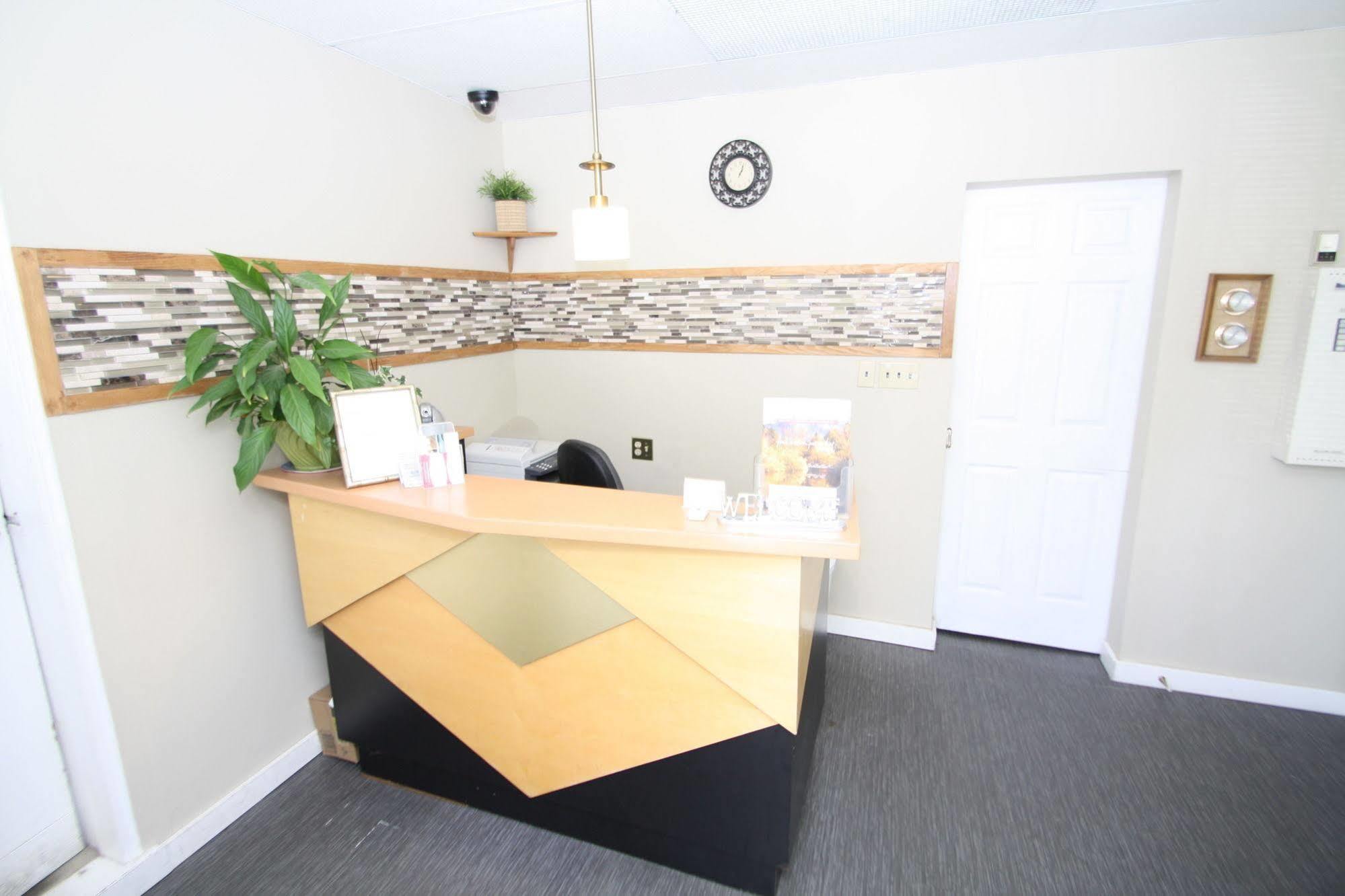 Harrison Spa Motel Harrison Hot Springs Dış mekan fotoğraf