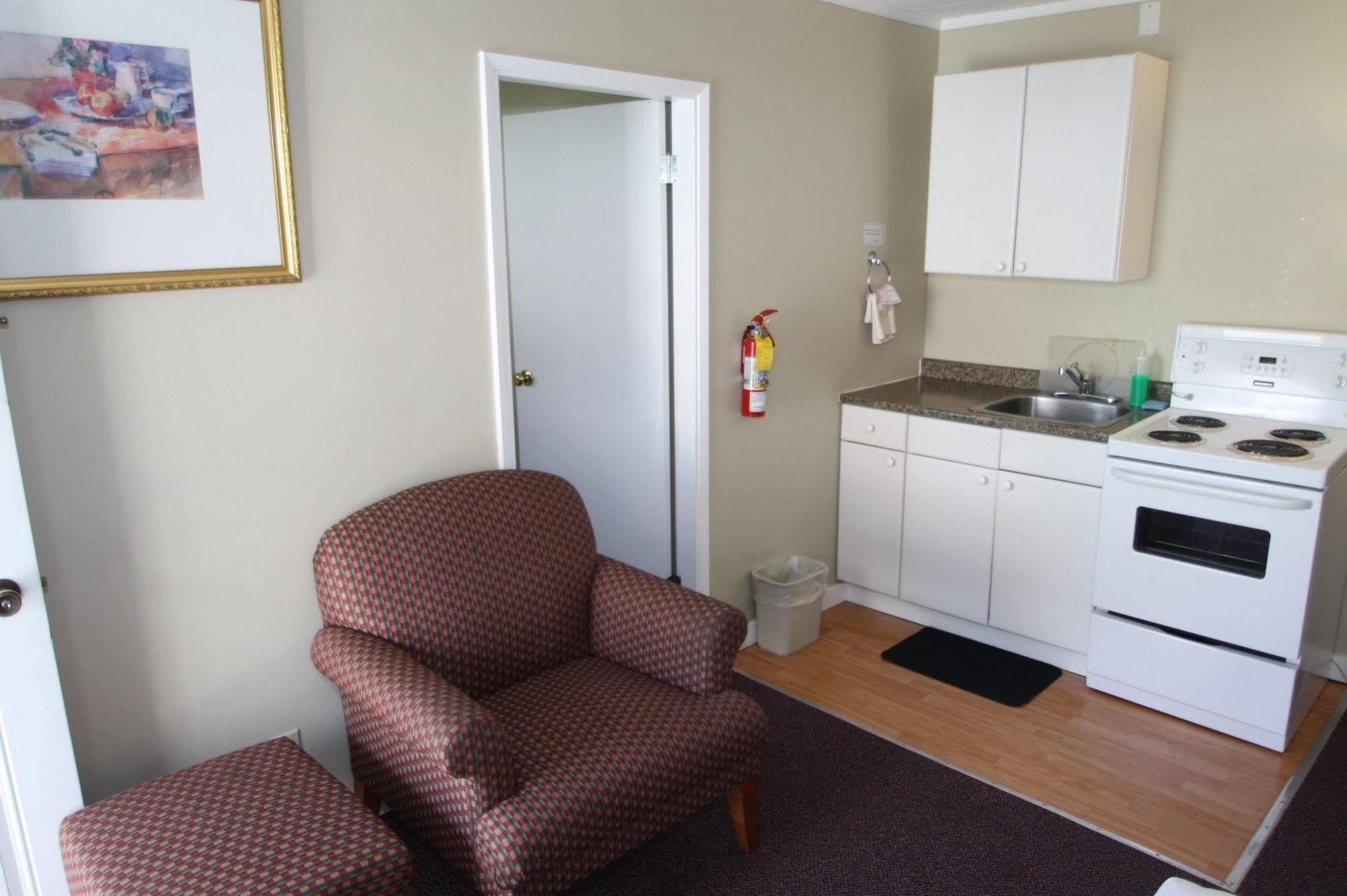 Harrison Spa Motel Harrison Hot Springs Dış mekan fotoğraf