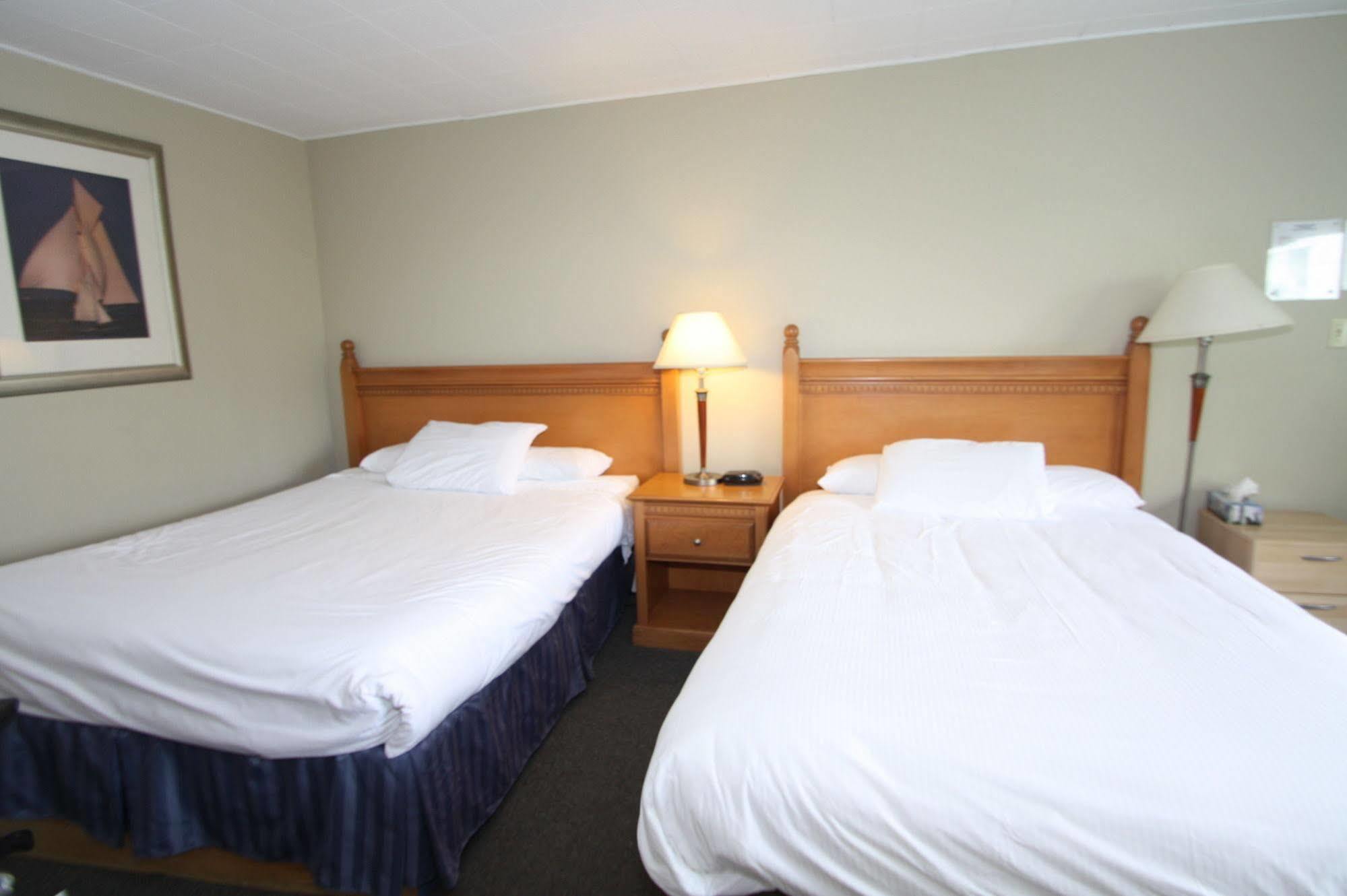 Harrison Spa Motel Harrison Hot Springs Dış mekan fotoğraf