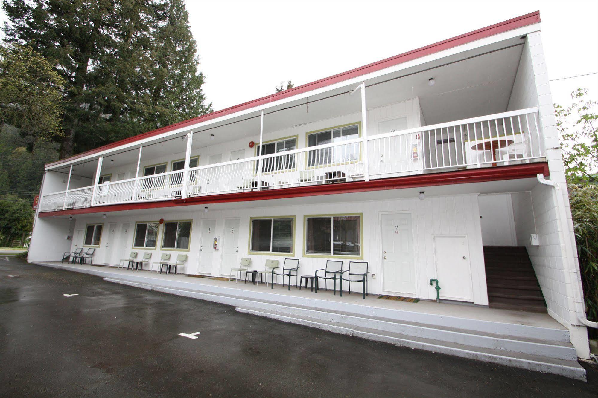 Harrison Spa Motel Harrison Hot Springs Dış mekan fotoğraf