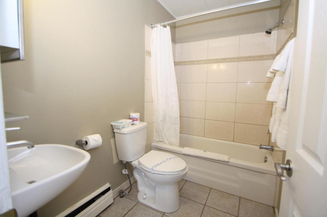 Harrison Spa Motel Harrison Hot Springs Dış mekan fotoğraf