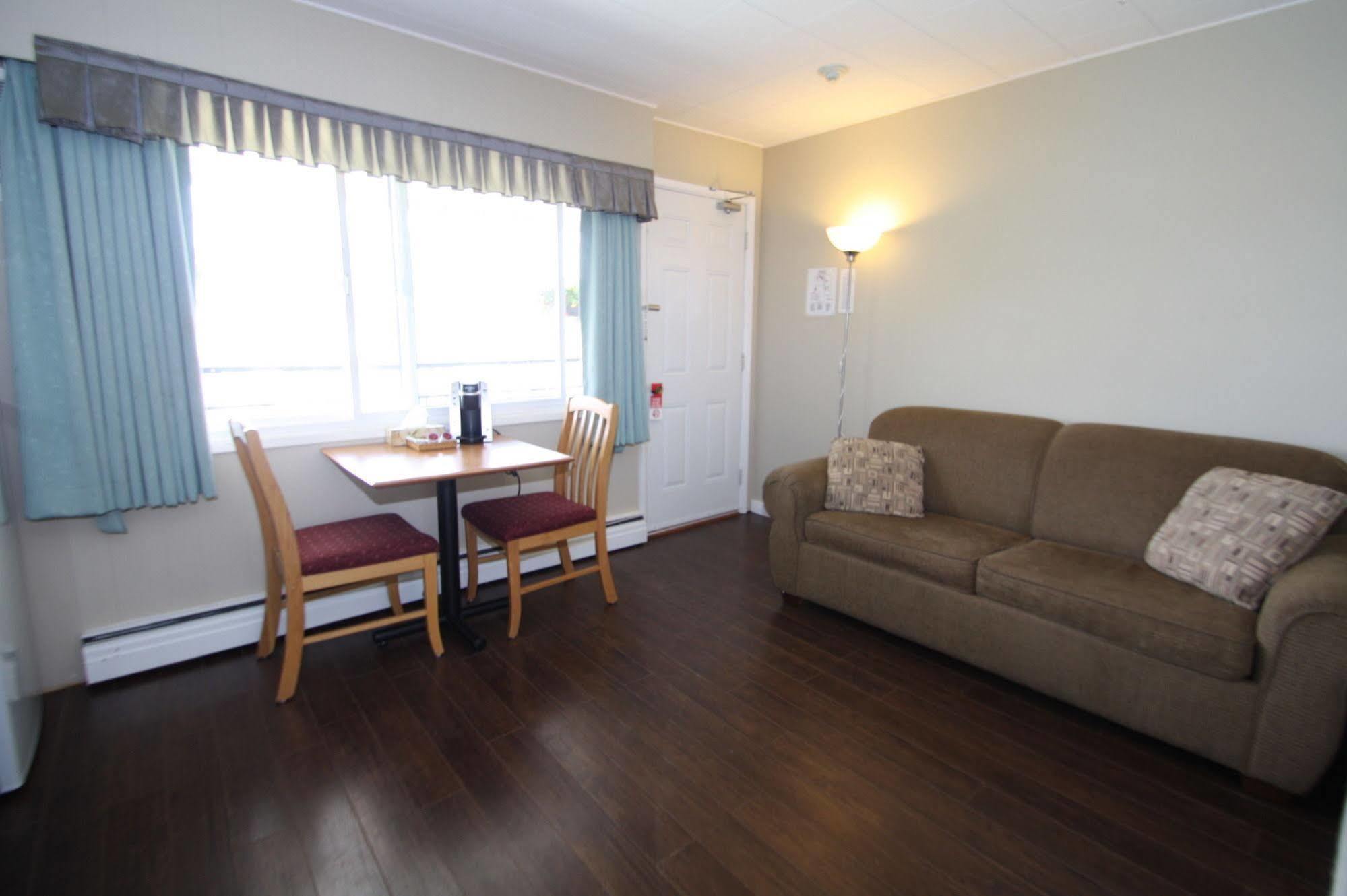 Harrison Spa Motel Harrison Hot Springs Dış mekan fotoğraf